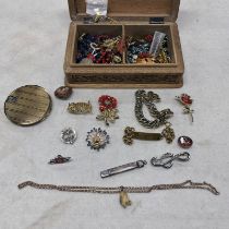 CARVED ORIENTAL JEWELLERY BOX & CONTENTS INCLUDING BRACELETS, BROOCHES,