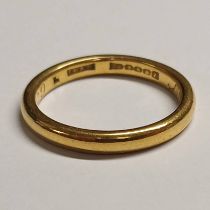 22CT GOLD WEDDING BAND - RING SIZE P, 5.