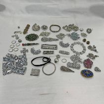 LARGE SELECTION OF VARIOUS PASTE SET JEWELLERY INCLUDING BROOCHES, BUCKLES, NECKLACES,
