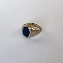 9CT GOLD BLOODSTONE SIGNET RING - 2.