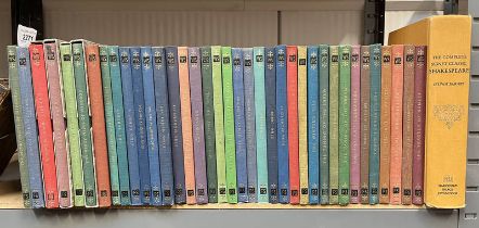 WILLIAM SHAKESPEARE'S PLAYS & SONNETS COMPLETE IN 37 VOLUMES PUBLISHED BY THE FOLIO SOCIETY,