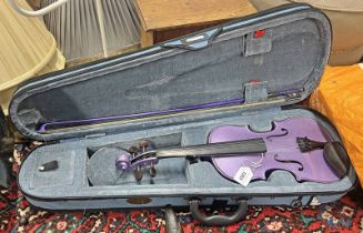 HARLEQUIN STENTOR MUSIC CO LTD VIOLIN IN PURPLE WITH 33CM LONG BACK IN CASE