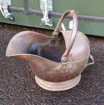 EARLY 20TH CENTURY BRASS & COPPER HELMET COAL SCUTTLE