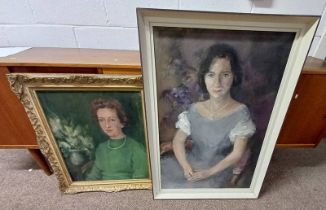 LENA ROBB, PORTRAITS OF A 'LADY IN GREEN TOP', SIGNED, GILT FRAMED OIL PAINTING, 59CM X 49 CM,