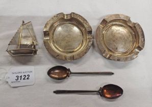 PAIR OF SILVER ASHTRAYS, CHESTER 1923,