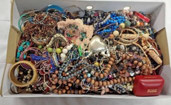 LARGE SELECTION OF COSTUME JEWELLERY TO INCLUDE NECKLACES, BANGLES ETC.