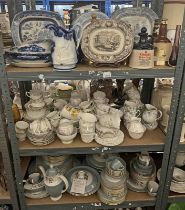 19TH CENTURY BLUE & WHITE WELLINGTON JUG, VARIOUS WHISKY FLASKS, BLUE & WHITE ASHETS & PLATES,