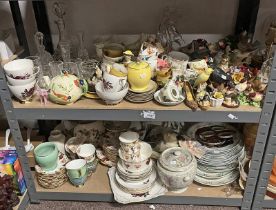 SELECTION OF PORCELAIN BIRDS, TEAWARE, DINNERWARE,