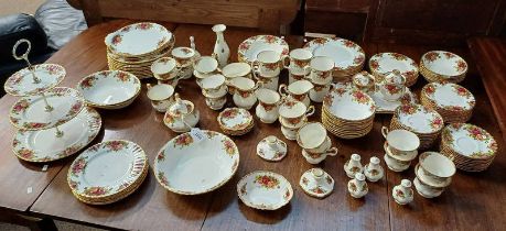 140 PIECE COUNTRY ROSES PORCELAIN SET TO INCLUDE PLATES, DISHES, CUPS,