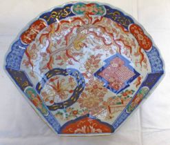 19TH CENTURY JAPANESE IMARI FAN-SHAPED PLATE DECORATED WITH EXOTIC BIRD, FLOWERS,