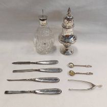 SILVER PEPPER, BIRMINGHAM 1903 - 14 CM TALL, PAIR SILVER WISHBONE TONGS,