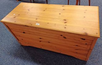 PINE TOY BOX WITH LIFT UP LID,