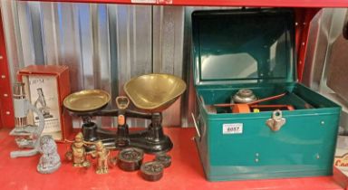 THE ECLIPSE STUDENT'S MICROSCOPE, SET OF BRASS & METAL SALTER'S SCALES,