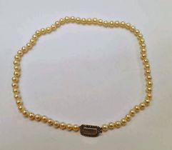 SINGLE STRAND PEARL NECKLACE WITH A GEORGIAN SEED PEARL SET MEMORIAL CLASP - 43 CM