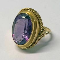 9CT GOLD FACETED AMETHYST SET RING - 8.