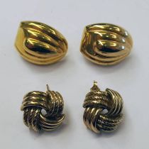 2 PAIRS OF 9CT GOLD EARRINGS - 10.
