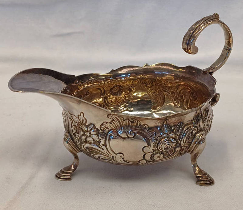 GEORGE II SILVER SAUCE BOAT ON HOOF FEET,