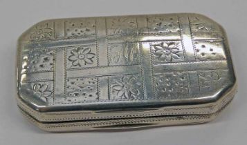 GEORGE III SILVER SNUFF BOX WITH FLORAL ENGRAVED DECORATION & GILT INTERIOR BY SAMUEL PEMBERTON,