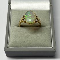 18CT GOLD OPAL SET RING - RING SIZE P, 4.