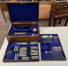 OAK BRASS MOUNTED CANTEEN OF SILVER PLATED CUTLERY Condition Report: Water stain to