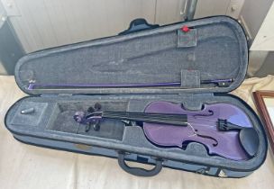 STENTOR VIOLIN IN PURPLE CASE WITH BOW