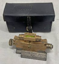 WW2 VICKERS CLINOMETER & CASE DATED 1944