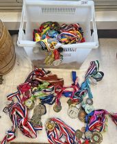 SELECTION OF VARIOUS MODERN MEDALS TO INCLUDE BOWLING ETC.