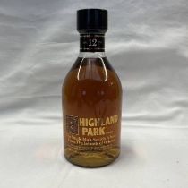 1 BOTTLE HIGHLAND PARK 12 YEAR OLD SINGLE MALT WHISKY WITH TRANSFER PRINT LABEL - 75CL,