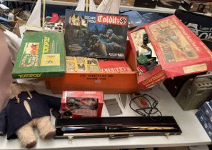PADDINGTON BEAR TOGETHER WITH VARIOUS BOARD GAMES INCLUDING ESCAPE FROM COLDITZ, TOTOPOLY,