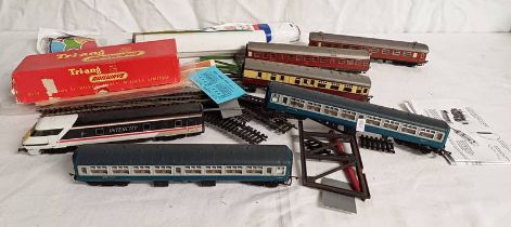 HORNBY OO GAUGE INTERCITY (DUMMY) HST LOCOMOTIVE TOGETHER WITH OTHER ROLLING STOCK AND TRACK
