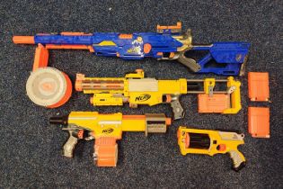 QUANTITY OF VARIOUS NERF GUNS & AMMO