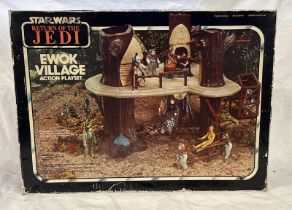 STAR WARS : RETURN OF THE JEDI EWOK VILLAGE.