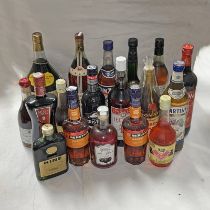 SELECTION OF LIQUEURS TO INCLUDE DUBONNET, CINZANO, MARTINI,