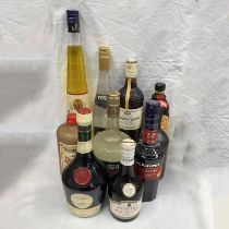 SELECTION OF LIQUEURS TO INCLUDE KHALUA, MANDARINE NAPOLEON, CREME DE MENTHE,