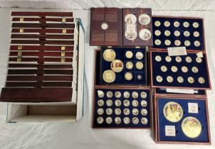 COLLECTION OF 20 VARIOUS WINDSOR MINT SETS TO INCLUDE WWI, WWII, LONDON HIGHLIGHTS,