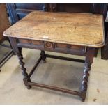 18TH/19TH CENTURY OAK SIDE TABLE WITH SINGLE DRAWER ON BARLEY TWIST SUPPORTS.