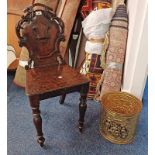 19TH CENTURY OAK HALL CHAIR WITH DECORATIVE CARVED BACK ON TURNED SUPPORTS AND BRASS COAL BUCKET