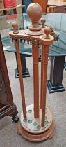 20TH CENTURY OAK REVOLVING SNOOKER CUE STAND