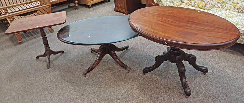 19TH CENTURY MAHOGANY OVAL BREAKFAST TABLE ON PEDESTAL,