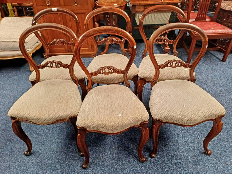 SET OF 6 19TH CENTURY ROSEWOOD BALLOON BACK DINING CHAIRS ON CABRIOLE SUPPORTS