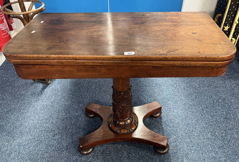 19TH CENTURY MAHOGANY TEA TABLE WITH FLIP TOP ON CENTRE PEDESTAL WITH 4 SPREADING SUPPORTS