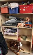 SHELVING UNIT CONTAINING VARIOUS CHILDREN'S TOYS, COT, ROCKING HORSE,
