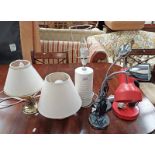 2 METAL ADJUSTABLE TABLE LAMPS & 4 OTHER TABLE LAMPS