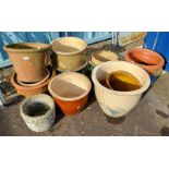 VERY GOOD SELECTION OF PLANT POTS IN VARIOUS SIZES