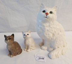 LARGE BESWICK PORCELAIN CAT WITH 2 SMALLER BESWICK KITTENS