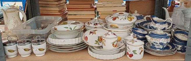 EXCELLENT SELECTION OF ROYAL WORCESTER EVESHAM BOWLS, PLATES, LIDDED BOWLS, ETC,