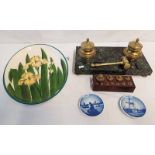 BRASS & HARDSTONE INKWELL STAND WITH BRASS HAMMER, SET OF BRASS WEIGHTS FOR SCALES,