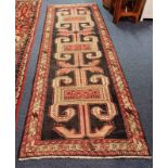 DEEP GROUND PERSIAN MISHKIN RUNNER WITH BESPOKE MEDALLION DESIGN - 320 X 110 CM