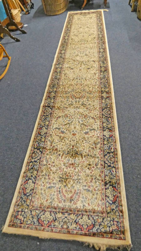 LARGE IVORY GROUND CASHMERE RUNNER WITH TREE OF LIFE DESIGN SURROUND WITH THE BLUE BORDER - 402 X