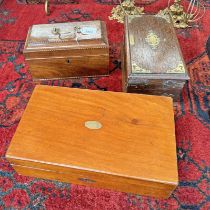 LATE 19TH OR EARLY 20TH CENTURY BRASS MOUNTED OAK CIGAR BOX WITH BRASS LABEL TO TOP 'CIGARS',